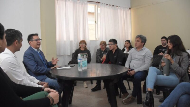 GUSTAVO SE REUNIÓ CON VECINOS Y VECINAS DE LA ZONA CÉNTRICA DE RESISTENCIA: “ES MUY IMPORTANTE PODER ESCUCHAR LAS INQUIETUDES, LAS INICIATIVAS Y LOS APORTES”