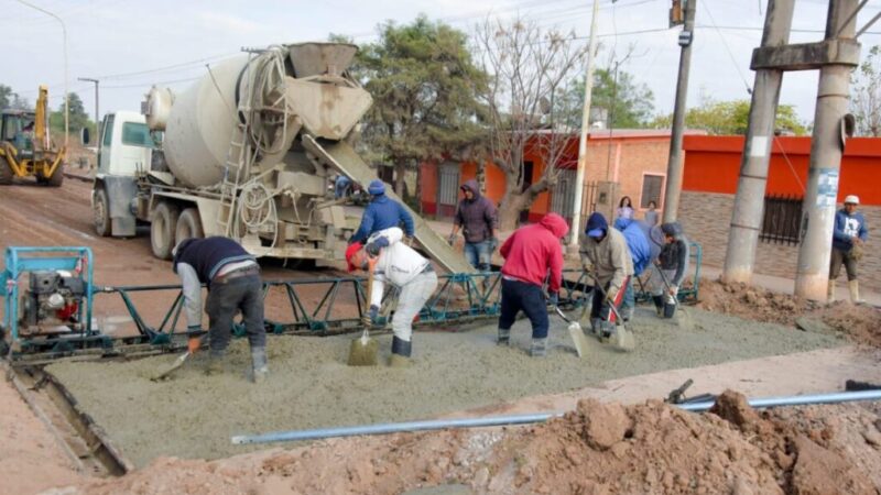 Avanza la pavimentación de la calle 28 del barrio Matadero.