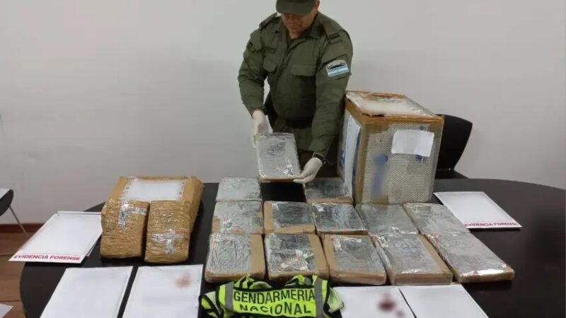 Decomisan 14 kilos de marihuana y mercadería de $17 millones