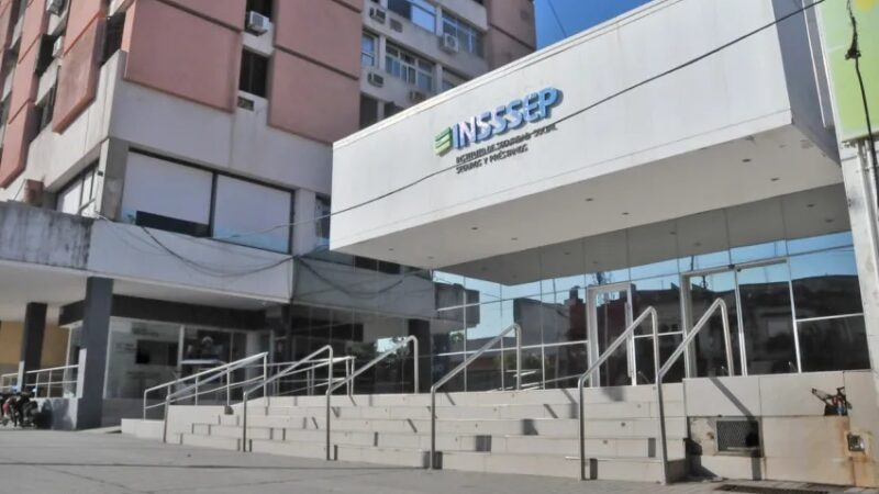 Empleados de INSSSEP iniciaron un paro por 72 horas y hay malestar de afiliados por la insuficiente atención