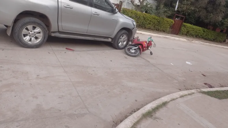 Colonia Benítez: un motociclista de 63 años falleció tras chocar con una camioneta