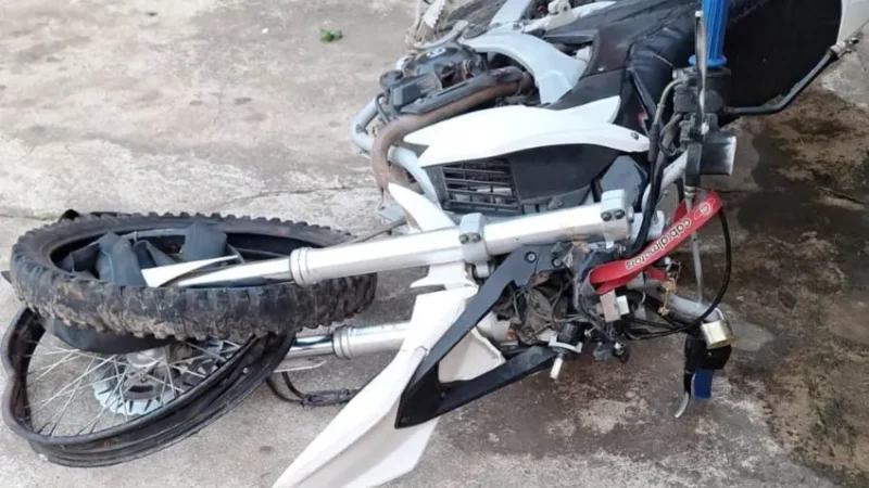 Fontana: Una mujer que iba de acompañante en una moto falleció, tras chocar contra una vivienda